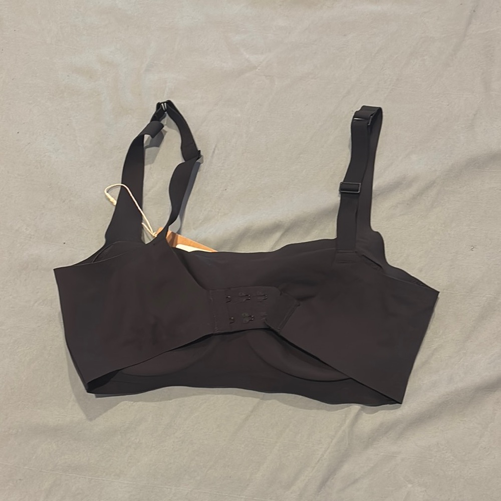 SKIMS Black Structured Cup Bra Intimates - Picture 2 of 2